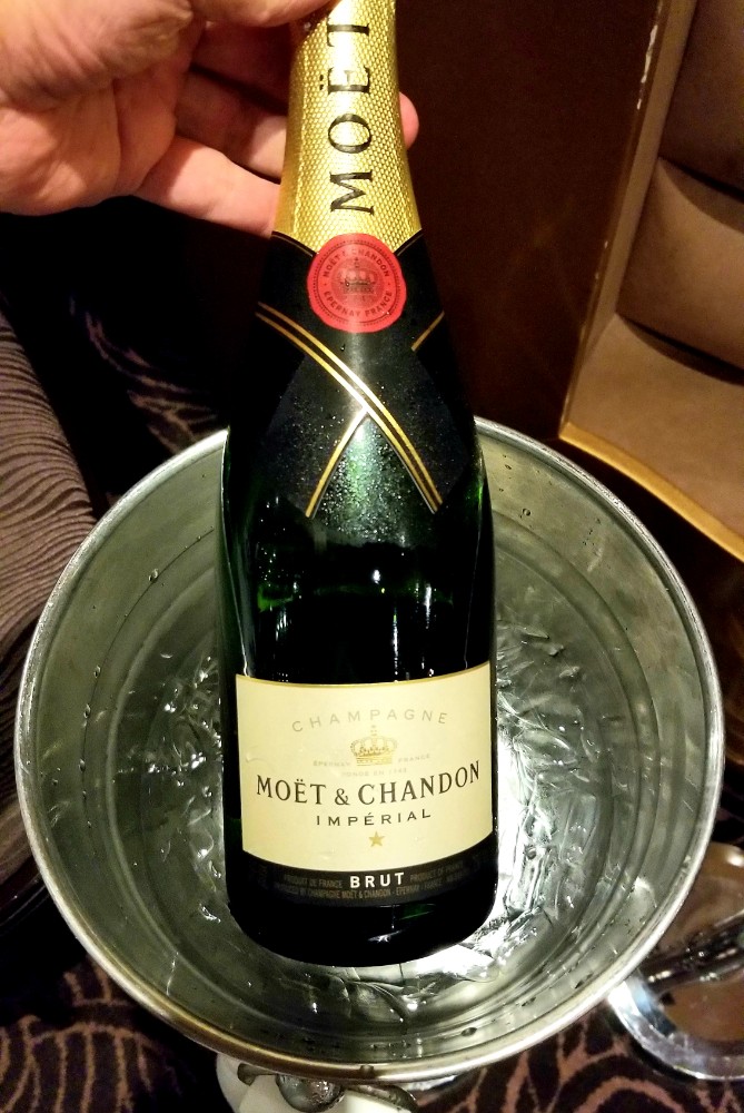 moet chandon champagne
